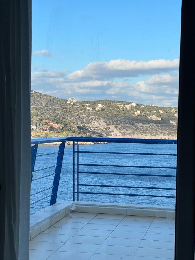 Blue And White Daire Schinias Dış mekan fotoğraf